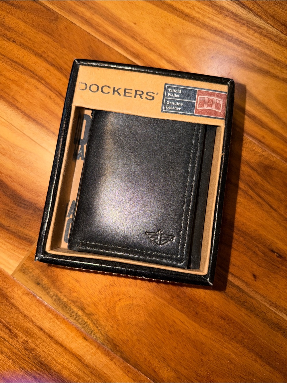 Dockers Black Trifold Leather Wallet with Embossed Logo